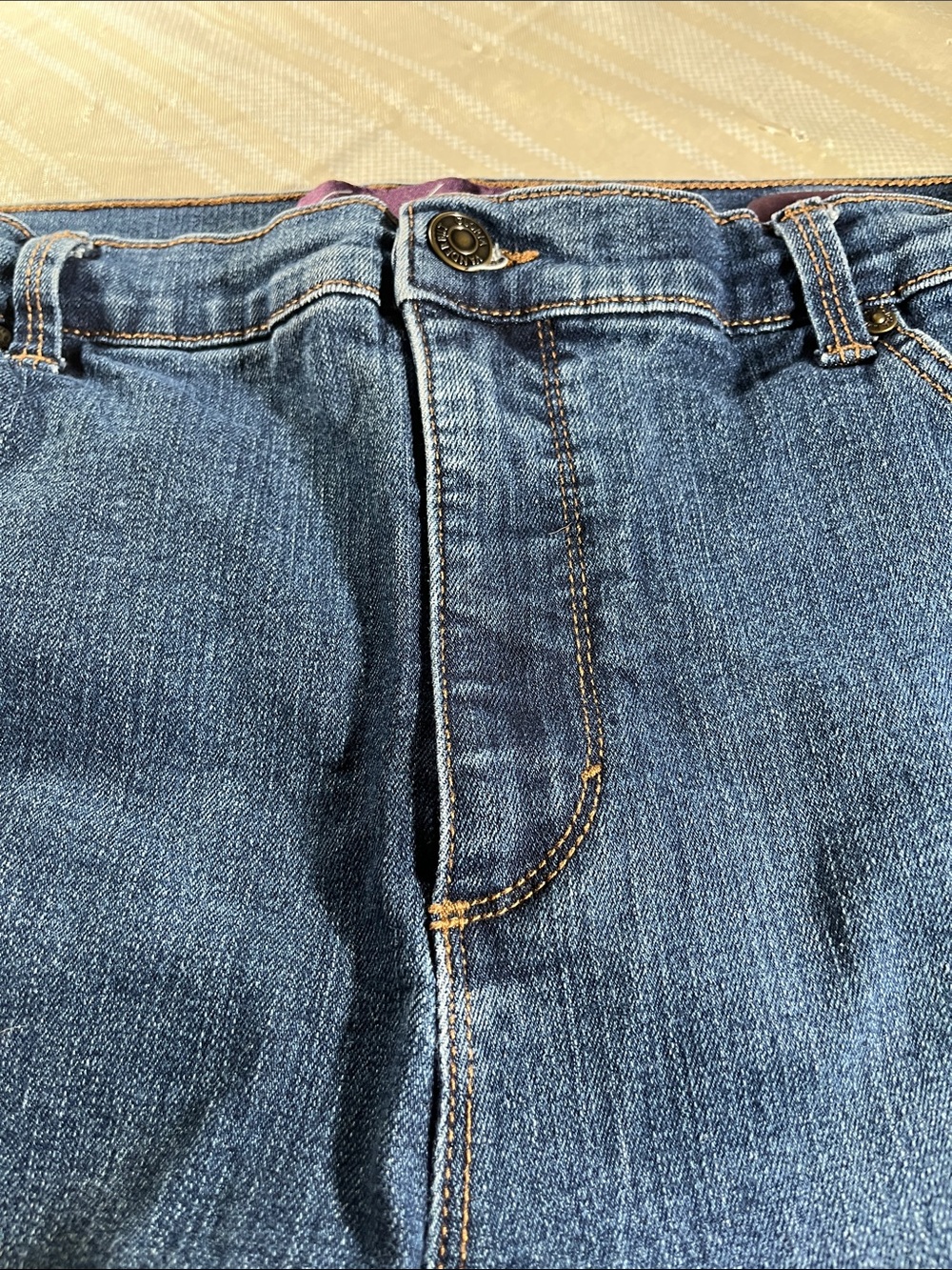 Gloria Vanderbilt Straight-Leg Jeans in Blue Denim - Picture 4 of 7